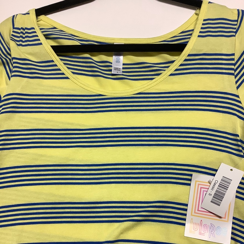 New with tags Lularoe classic tee shirt
